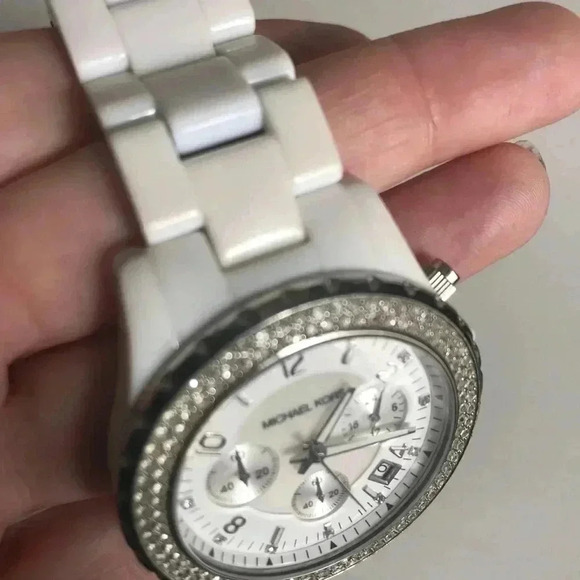 MICHEAL KORS WHITE  RUNWAY WATCH MK 5300 - Picture 7 of 7